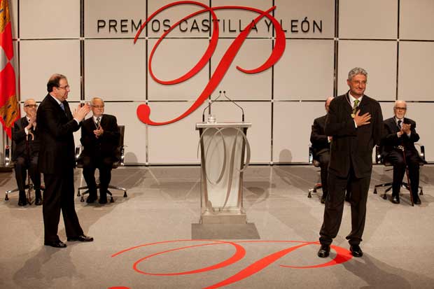 Enrique Baquedano recibe el Premio Castilla y León 2011 al Patrimonio Histórico