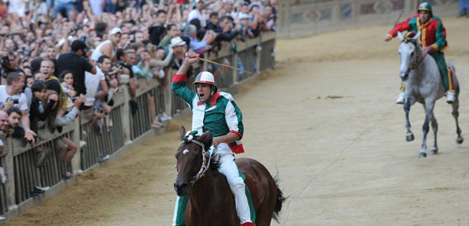 El Palio de Siena, una de las carreras de caballos más antiguas y espectaculares del mundo