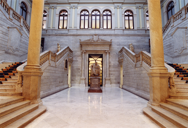 La Biblioteca Nacional abre el vestíbulo al público y facilita el acceso a información y carnés