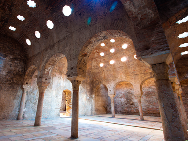 La Alhambra y Granada han celebrado el Día de los Monumentos con visitas guiadas por los espacios de la Dobla de Oro