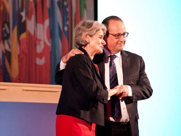 El presidente francés Hollande defiende la unidad de las culturas como arma contra el fanatismo en el Foro de Dirigentes de la UNESCO