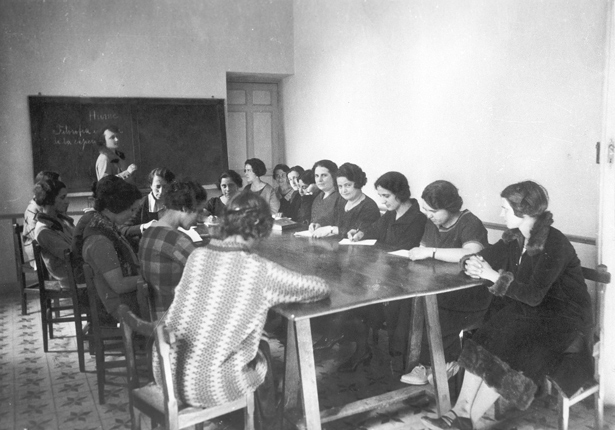 Mujeres en vanguardia La Residencia de Señoritas en su centenario [1915-1936]
