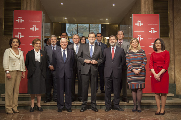 Mariano Rajoy reivindica en el Instituto Cervantes la lengua española y anima a leer “El Quijote”