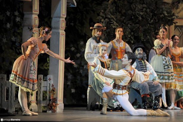 FOTO Coppélia por el Ballet Nacional Soder/Uruguay © Santiago Barreiro