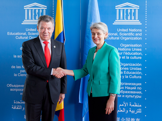 UNESCO. El Presidente de Colombia Juan Manuel Santos y la directora general de la UNESCO, Irina Bokova. Foto: copyright: UNESCO/Christelle ALIX