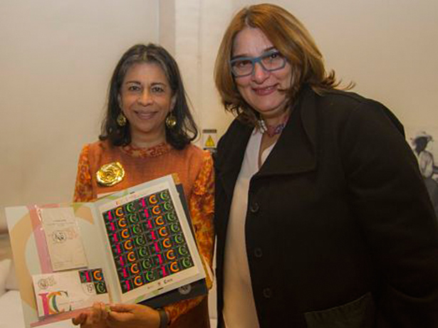Izquierda la directora del ICC, Carmen Millán y a la dcha. Ministra de Cultura, Mariana Garcés. Foto cortesía ICC