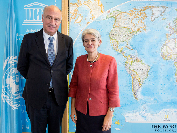 Irina Bokova, Directora General de la UNESCO y Fernando Benzo, Secretario de Estado de Cultura de España. Foto: © UNESCO/Christelle ALIX