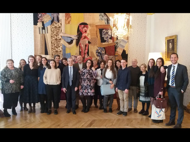 Foto de familia del Premio Goncourt en la residencia del embajador de Francia en España. Foto: © patrimonioactual.com
