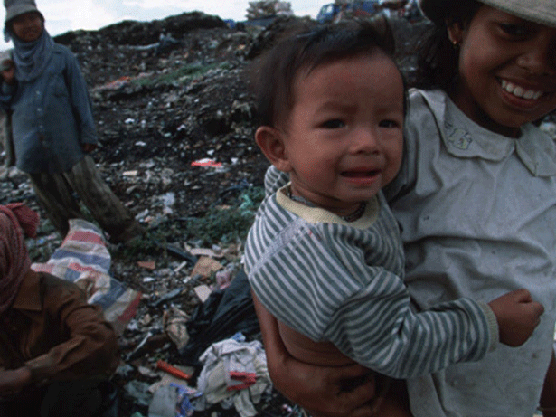 La exposición a desperdicios tóxicos causa graves problemas de salud. Foto: Banco Mundial/Masaru Goto