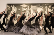 Las unidades de danza del INAEM bailan por la paz frente al Guernica