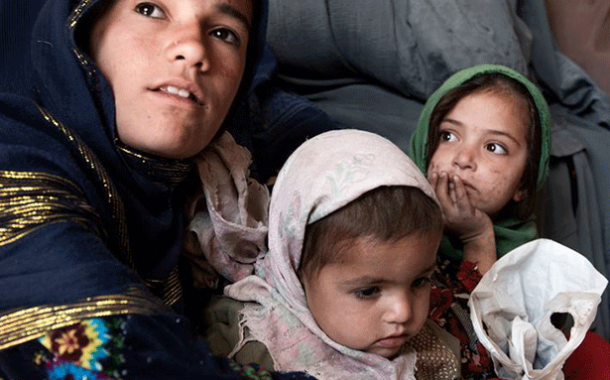 Afganistán no logrará la paz y el desarrollo económico sin la plena participación de las mujeres y las niñas