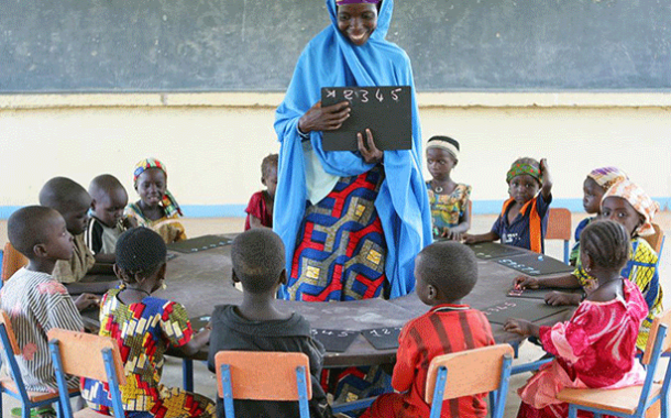 Más de 130 países llaman a reiniciar los sistemas educativos, dando esperanza de un futuro mejor a los niños del mundo