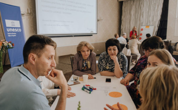 La UNESCO forma a 15 000 psicólogos escolares para dar apoyo a estudiantes y docentes en Ucrania