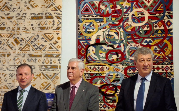 Inaugurada en la Real Fábrica de Tapices (RFT) una exposición de alfombra azerbaiyana