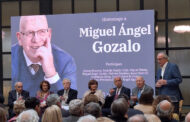 El periodista Miguel Ángel Gozalo recibe un emotivo homenaje de compañeros, amigos y familiares