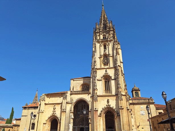 Catedral de San Salvador de Oviedo o “Sancta Ovetensis” meta de peregrinos