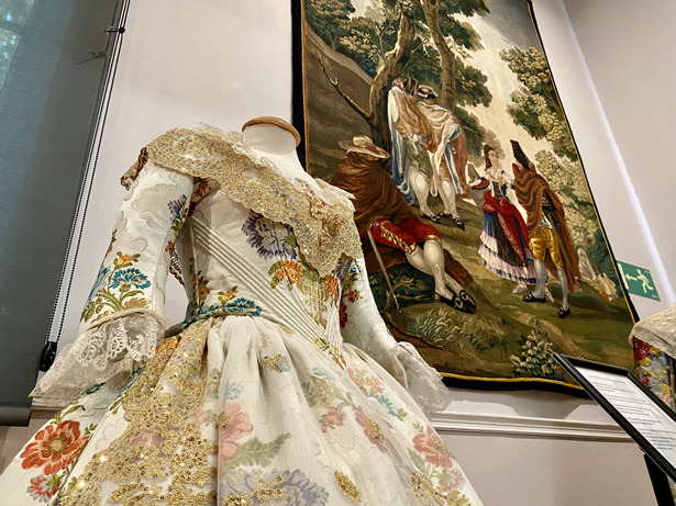 El Museo de la Seda de València expone en la Real Fábrica de Tapices auténticas joyas de la sedería valenciana