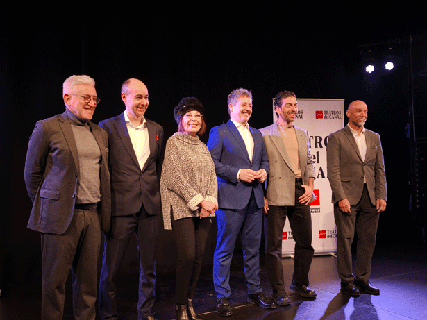 De izquierda a derecha, el director de Teatros del Canal, Ruperto Merino, los responsables del Corral de la Morería, Juan Manuel y Blanca del Rey, el consejero de Cultura, Mariano de Paco Serrano, el bailaor David Coria, y Armando del Rey, en la presentación del homenaje. Foto: © patrimonioactual.com