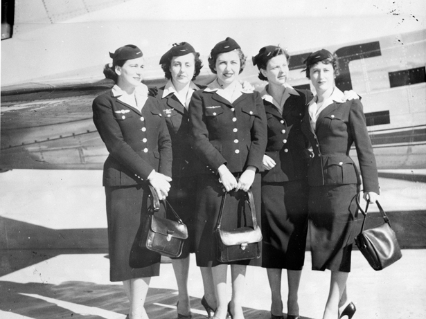 Iberia celebra hoy el 80 aniversario del nacimiento de la figura del Tripulante de Cabina de Pasajeros TCP